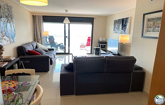 Fantástico Apartamento Prestige en primera línea de mar en Canyelles Rosas