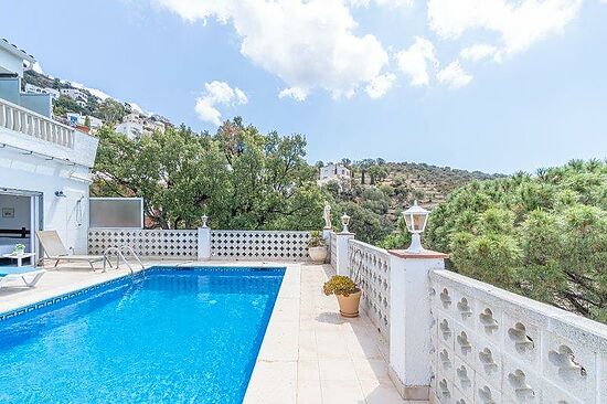 Magnifique maison avec piscine à vendre à MAS FUMATS ROSES