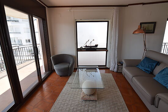 Empuriabrava, apartamento en alquiler con 3 dormitorios y vistas marina