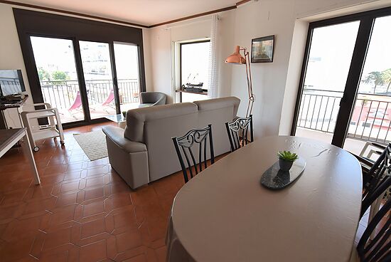 Empuriabrava, for rent, apartment 3 bedrooms and marina's view