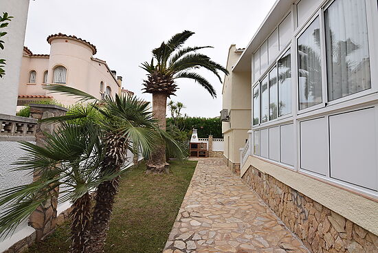 Superbe villa avec vue sur le canal