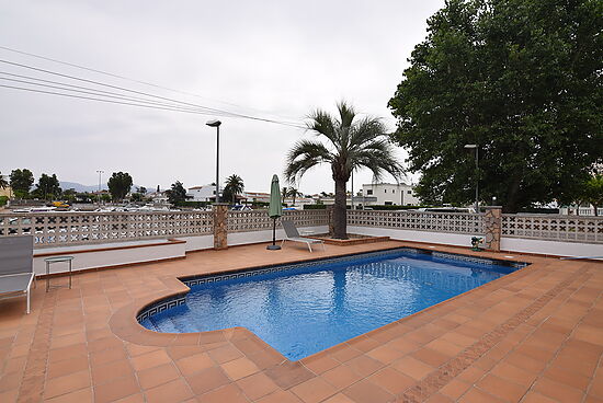 Superbe villa avec vue sur le canal