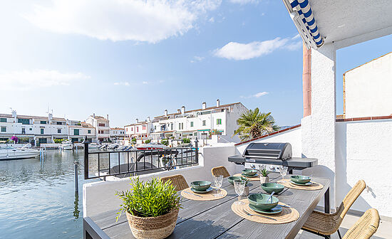 Maison à louer sur canal avec 3 chambres et amarre privée a Empuriabrava