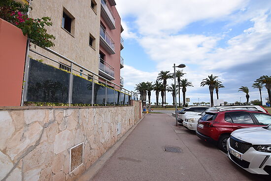 Wonderful flat, close to the beach, 2 bedrooms + parking