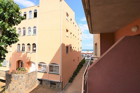 Estupendo apartamento, cerca de la playa, 2 dormitorios + parking