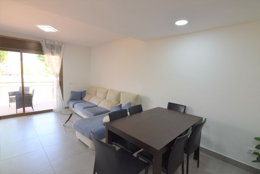 Estupendo apartamento, cerca de la playa, 2 dormitorios + parking