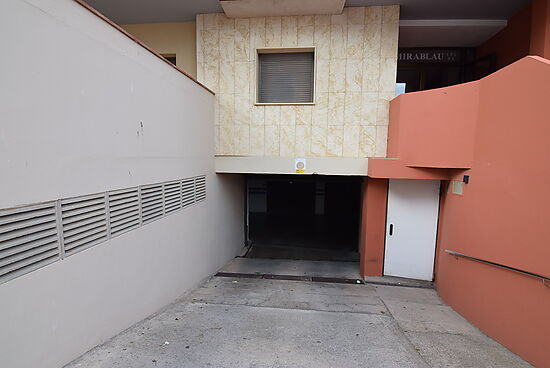 Estupendo apartamento, cerca de la playa, 2 dormitorios + parking