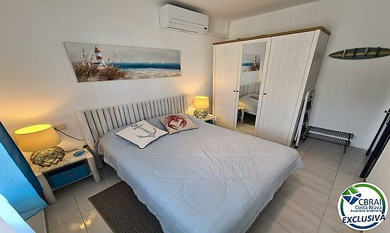 Reserved-Renovated apartment with canal view - Sant Maurici area