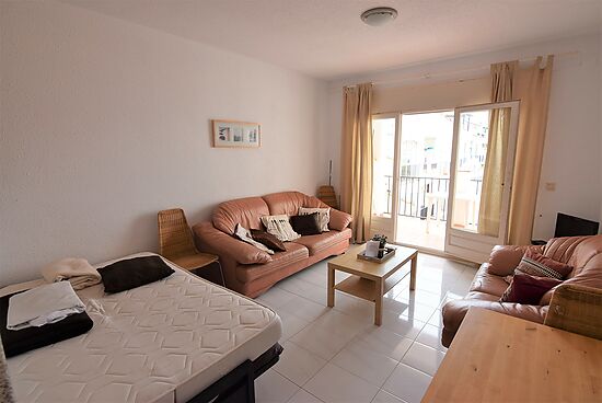 Nice flat with canal view and communal swimming pool