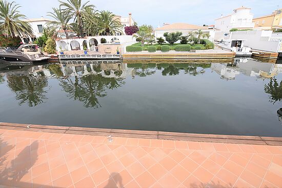 Magnificent house on the Grand Canal with a 12.50m mooring