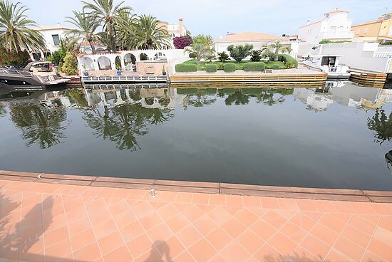 Magnifique maison sur le grand canal avec un amarrage de 12,50m