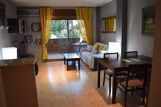 Empuriabrava, bel appartement en location pour 2/4 personnes, proche de la plage et du centre,  jard