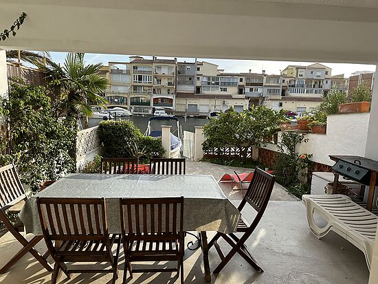 Empuriabrava, en vente, appartement sur canal, grande terrasse et parking privée