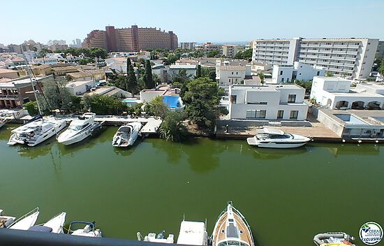 Two bedroom apartment with canal view