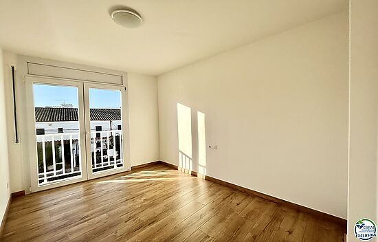Beautiful apartment completely renovated with views of the canal
