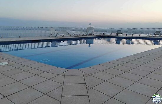 2 BEDROOM JEWEL WITH PARKING WITH PANORAMIC SEA VIEWS
