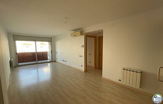RECENTLY CONSTRUCTED APARTMENT IN THE CENTER CLOSE TO THE PLAY AND ALL THE VILLAGE'S SERVICES, 2 BED