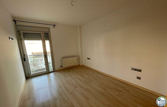 RECENTLY CONSTRUCTED APARTMENT IN THE CENTER CLOSE TO THE PLAY AND ALL THE VILLAGE'S SERVICES, 2 BED