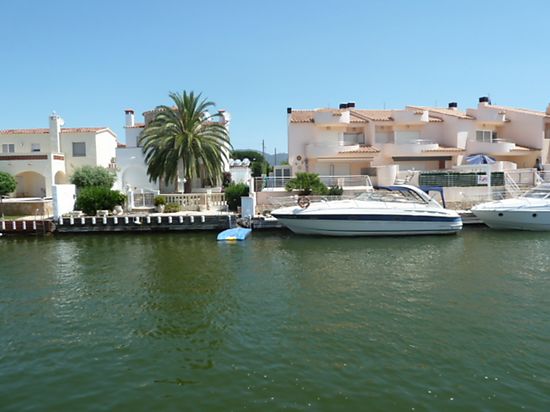 Empuriabrava, for rent, fisher house with 4 bedrooms marina's view and wifi , ref 214
