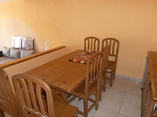 Maison type pêcheurs 4 chambres avec vue sur le port de plaisance et wifi à louer à empuriabrava