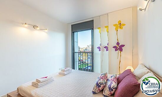 CRISTALL MAR 3 bedroom apartment with sea views and communal pool