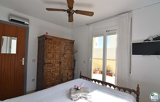 Flat - Apartment for sale in Roses, with 40 m2, 1 rooms, 1 bathroom with shower, lift, furniture and