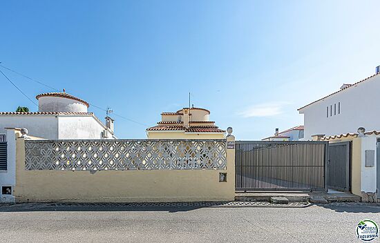 Pretty house with swimming pool in Empuriabrava