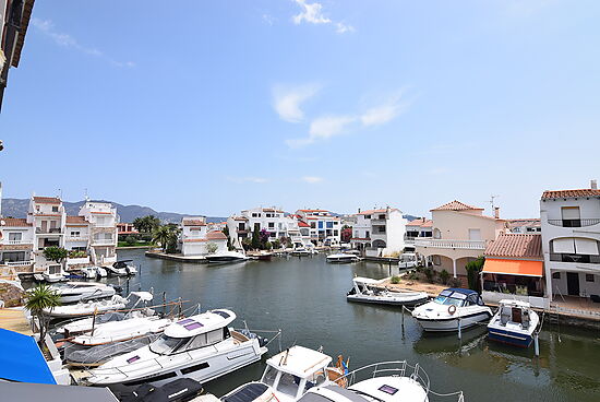 Empuriabrava, en location, appartement 1 chambre, vue canal proche centre et plage