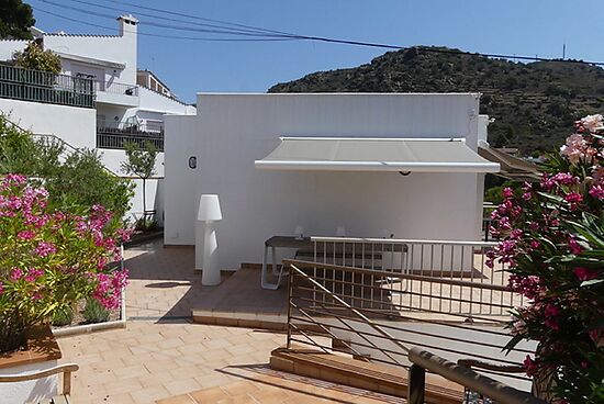 Roses, en location, maison avec piscine privée, vue mer et proche plage