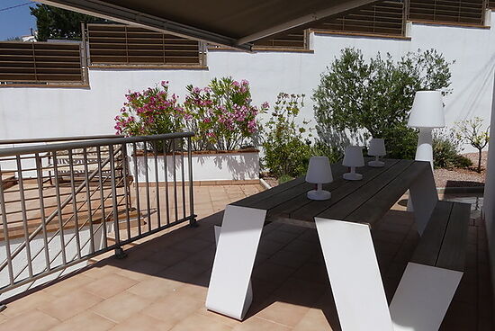 Roses, en location, maison avec piscine privée, vue mer et proche plage
