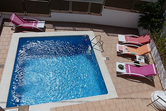 Roses, en location, maison avec piscine privée, vue mer et proche plage