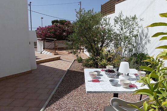 Roses, en location, maison avec piscine privée, vue mer et proche plage