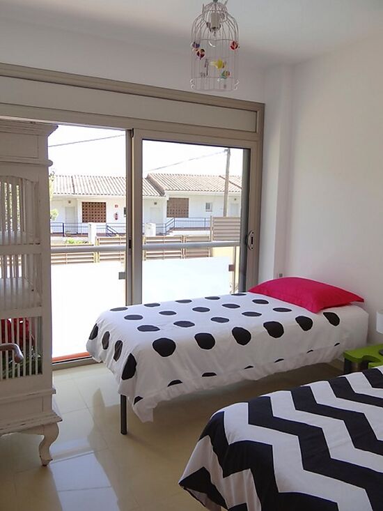 Roses, en location, maison avec piscine privée, vue mer et proche plage