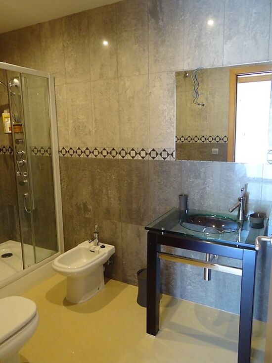Roses, en location, maison avec piscine privée, vue mer et proche plage