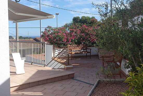 Roses, en location, maison avec piscine privée, vue mer et proche plage
