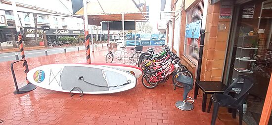 Bicycle rental and sales shop in a privileged location in Empuriabrava.