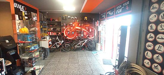 Bicycle rental and sales shop in a privileged location in Empuriabrava.