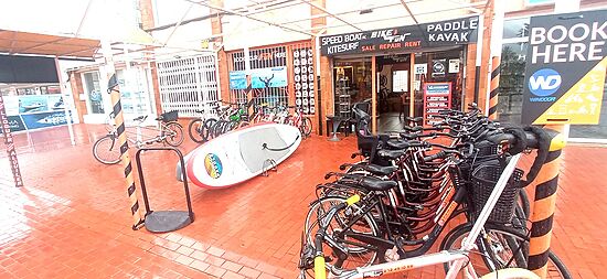 Bicycle rental and sales shop in a privileged location in Empuriabrava.
