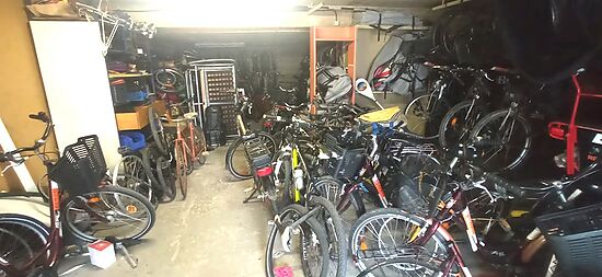 Bicycle rental and sales shop in a privileged location in Empuriabrava.