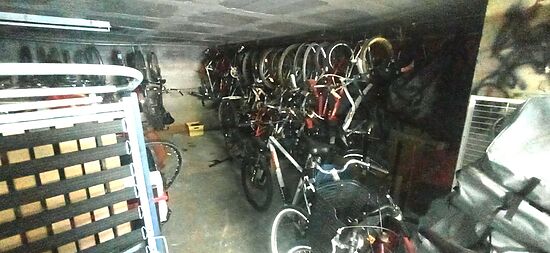 Traspaso tienda de alquiler y venta de bicicletas en ubicación privilegiada en Empuriabrava.