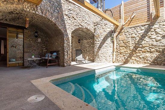  Alt Emporda Sant  Miquel de Fluvia, rustic house for rent, for 11 persons, private pool, sauna, par