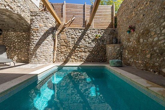  Alt Emporda Sant  Miquel de Fluvia, rustic house for rent, for 11 persons, private pool, sauna, par