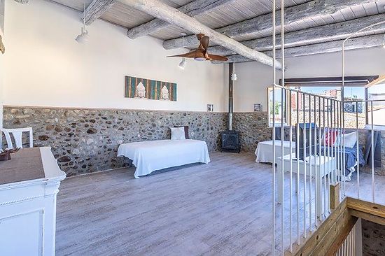  Alt Emporda Sant  Miquel de Fluvia, rustic house for rent, for 11 persons, private pool, sauna, par