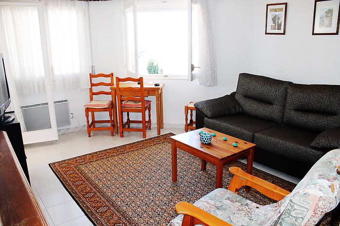 Empuriabrava, à louer, appartement secteur Club  Nautic avec vue canal ref 49